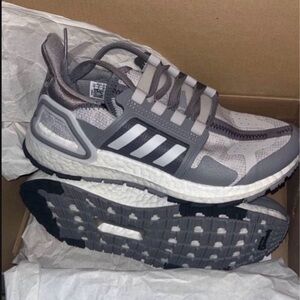 Size 5 Adidas Women's Ultraboost Dna City Xplorer Outdoor Trail Shoes